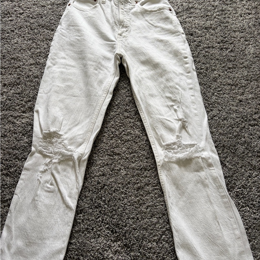 Abercrombie & Fitch Women's Straight Leg Distressed Jeans - White